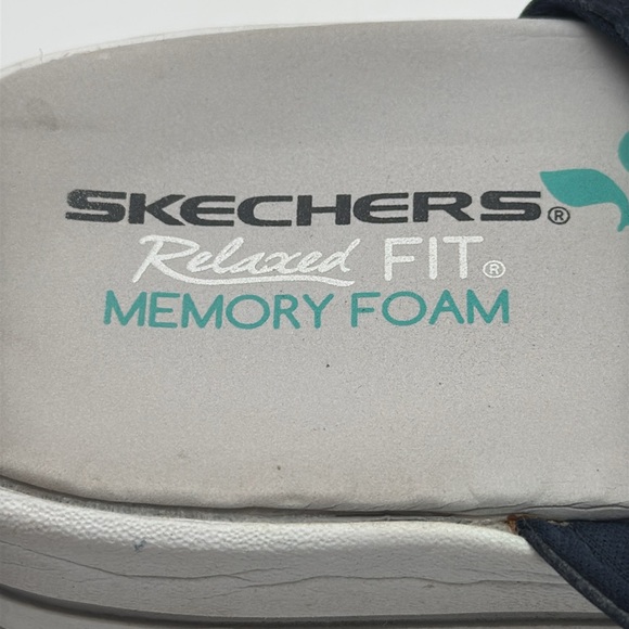 Skechers Navy Teal Emboridered Relaxed Fit Flip Flop  with Memory Foam Size 9 - Picture 6 of 7